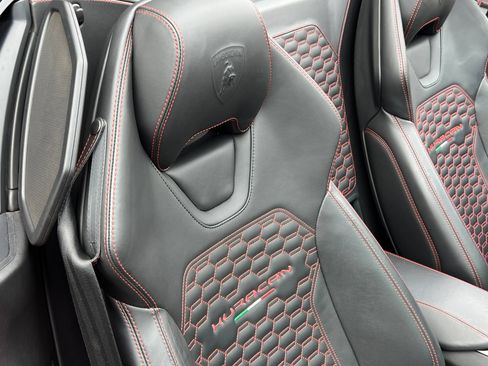 Used 2017 Lamborghini Huracan LP 580-2 RWD image 34