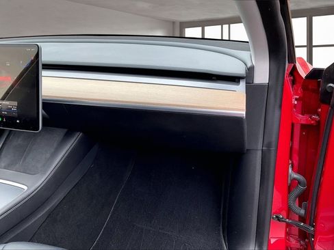 Used 2022 Tesla Model Y Performance image 26