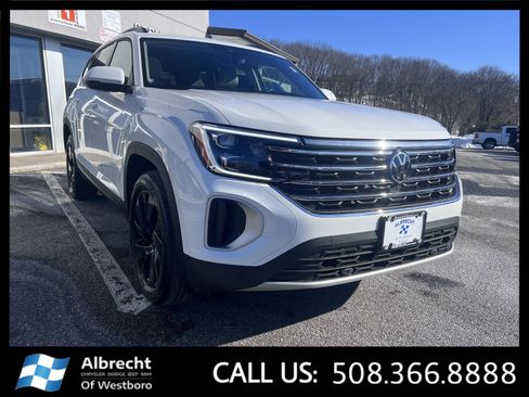 Used 2025 Volkswagen Atlas SE image 7