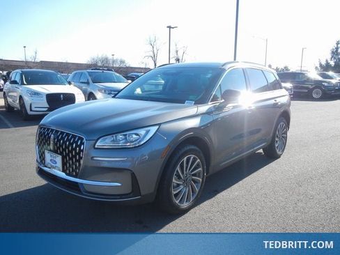 Certified 2025 Lincoln Corsair Reserve image 3