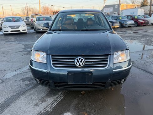 Used 2005 Volkswagen Passat GLS image 2
