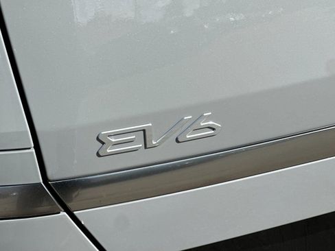 New 2025 Kia EV6 Wind RWD image 26