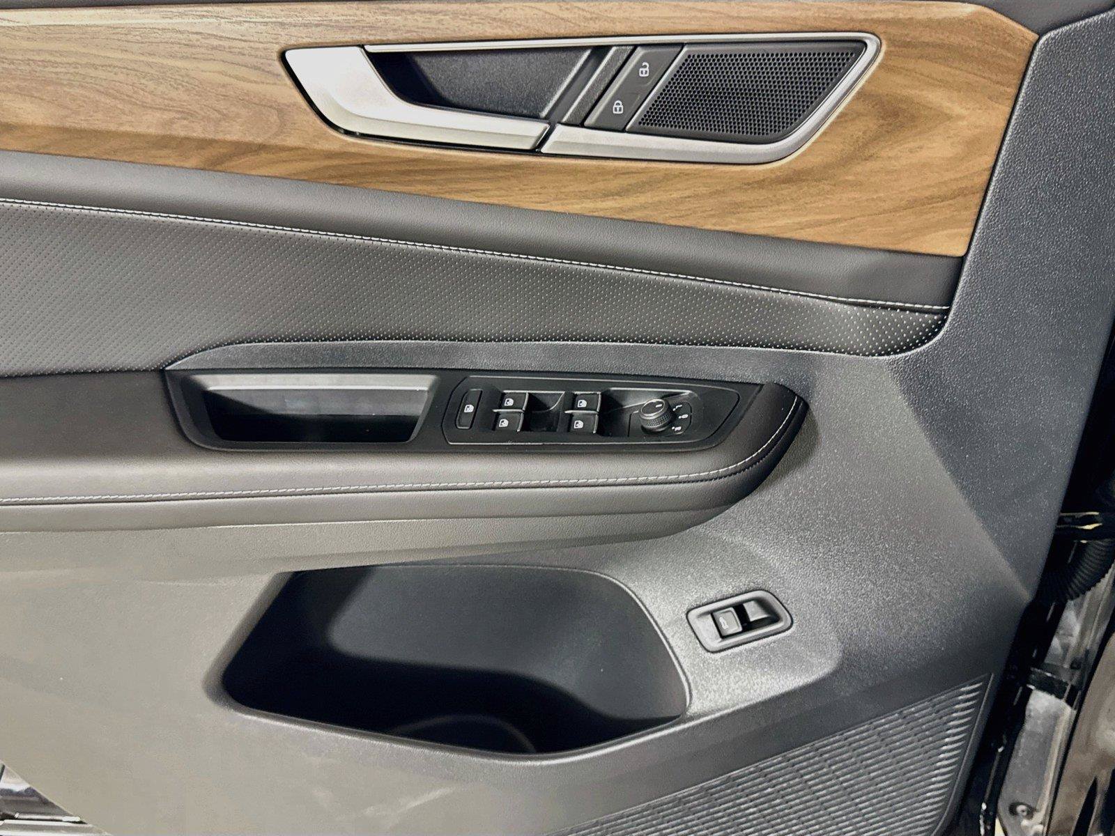 New 2026 Volkswagen Atlas SE FWD image 16