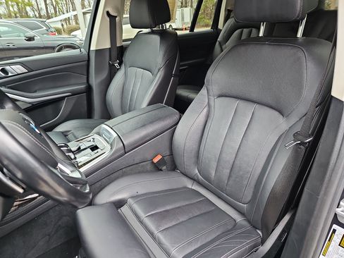 Used 2020 BMW X7 xDrive40i w/ Cold Weather Package image 17