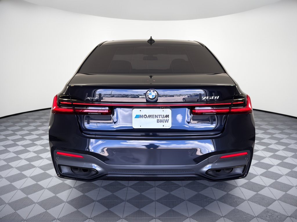 Used 2021 BMW 750i xDrive w/ Luxury Rear Seating Package AWD/4WD image 11