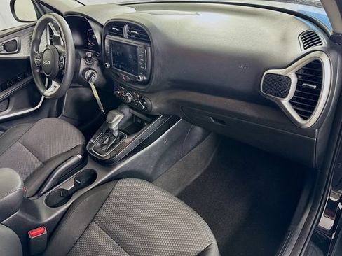 Used 2023 Kia Soul LX FWD image 30