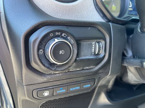 Used 2024 Jeep Wrangler Unlimited AWD/4WD image 16