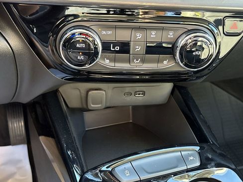 New 2025 Chevrolet Trax ACTIV w/ Driver Confidence Package image 19