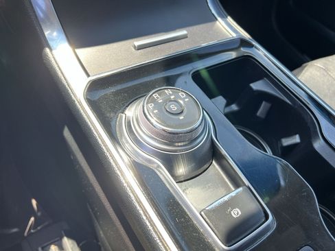 Used 2019 Ford Edge Titanium w/ Equipment Group 301A FWD image 22