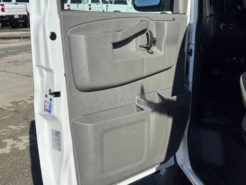 New 2026 Chevrolet Express 2500 Extended RWD image 15