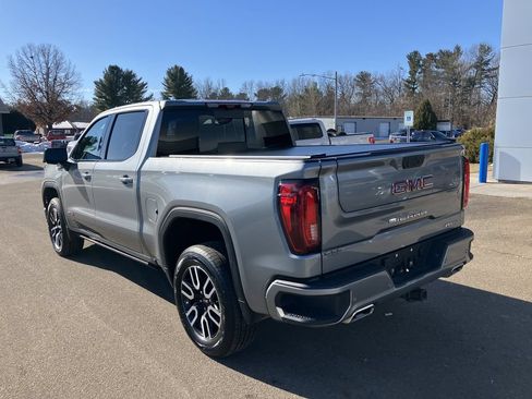 Used 2023 GMC Sierra 1500 AT4 w/ AT4 Premium Package AWD/4WD image 8
