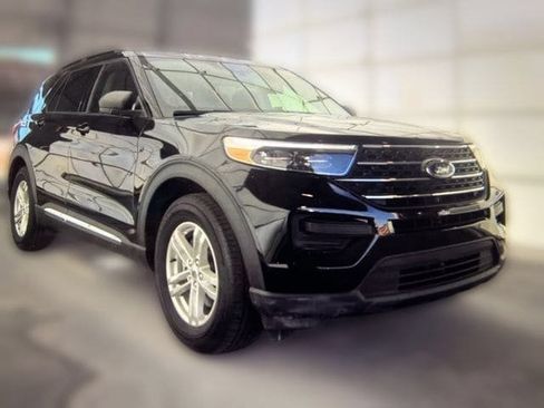 Used 2023 Ford Explorer XLT RWD image 6