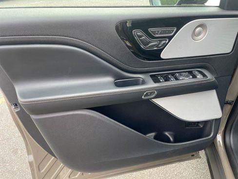 New 2026 Lincoln Aviator Reserve AWD/4WD image 18