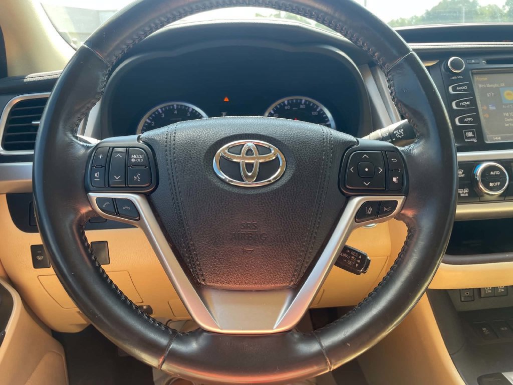 Used 2017 Toyota Highlander Limited FWD image 17