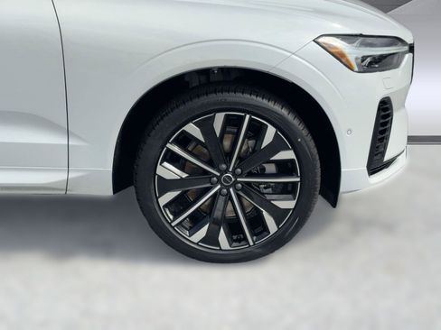New 2026 Volvo XC60 T8 Ultra w/ Protection Package Premier image 11