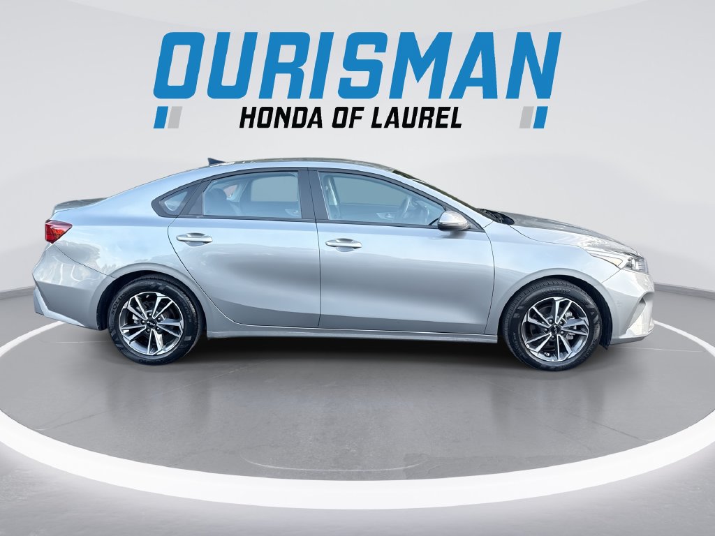 Used 2023 Kia Forte LXS w/ LXS Technology Package FWD image 9