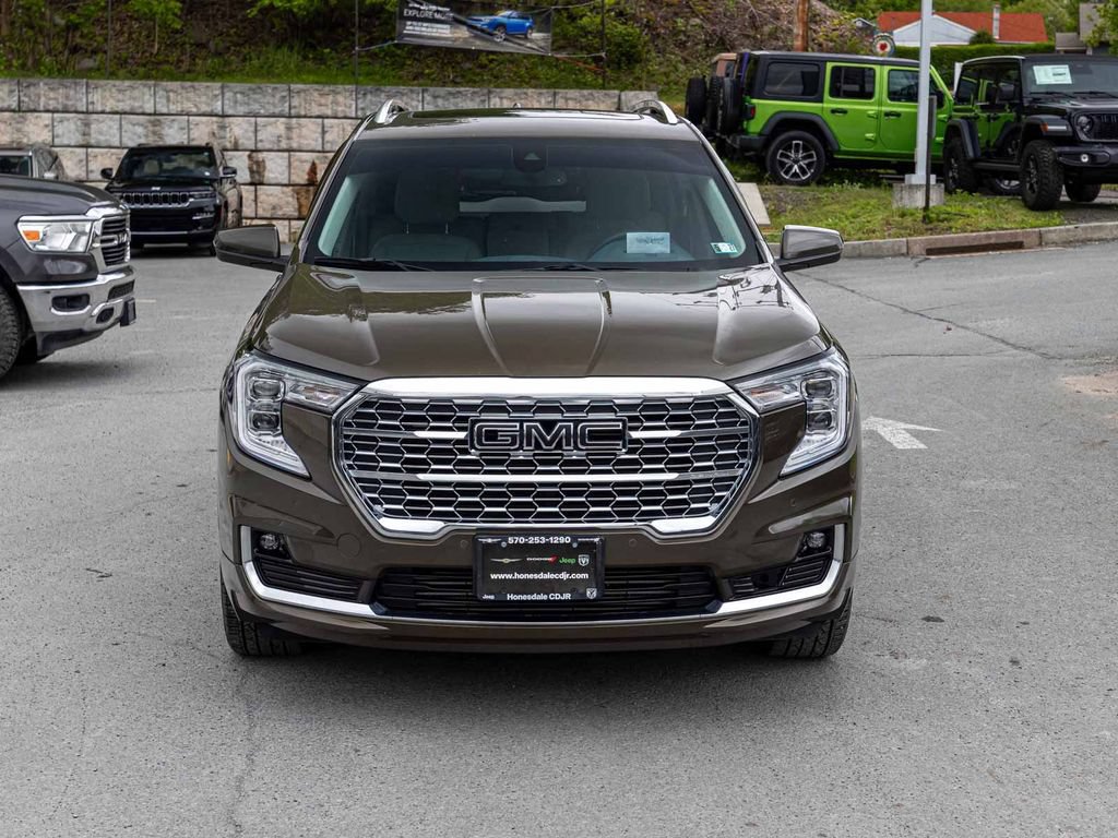 Used 2023 GMC Terrain Denali AWD/4WD image 2