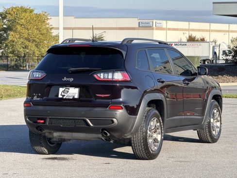 Used 2021 Jeep Cherokee Trailhawk w/ Technology Group image 24