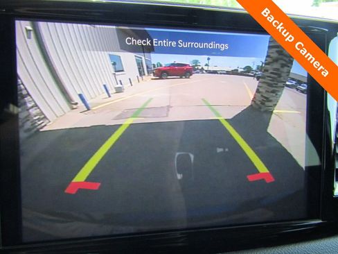 Used 2025 Chrysler Pacifica Select FWD image 16