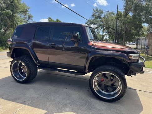 Used 2007 Toyota FJ Cruiser 2WD w/ Convenience Pkg image 21