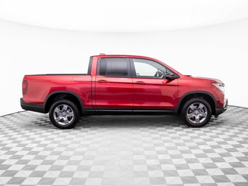 Used 2025 Honda Ridgeline TrailSport image 8