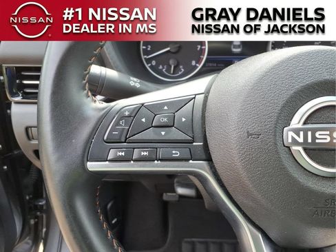 Used 2025 Nissan Sentra SR FWD image 13