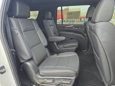 Used 2022 Cadillac Escalade ESV Luxury image 11