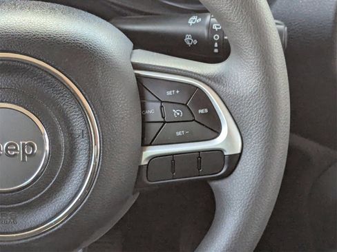 Used 2023 Jeep Renegade Latitude image 18