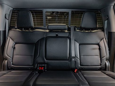 Used 2025 GMC Sierra 3500 Denali w/ Denali Reserve Package image 27