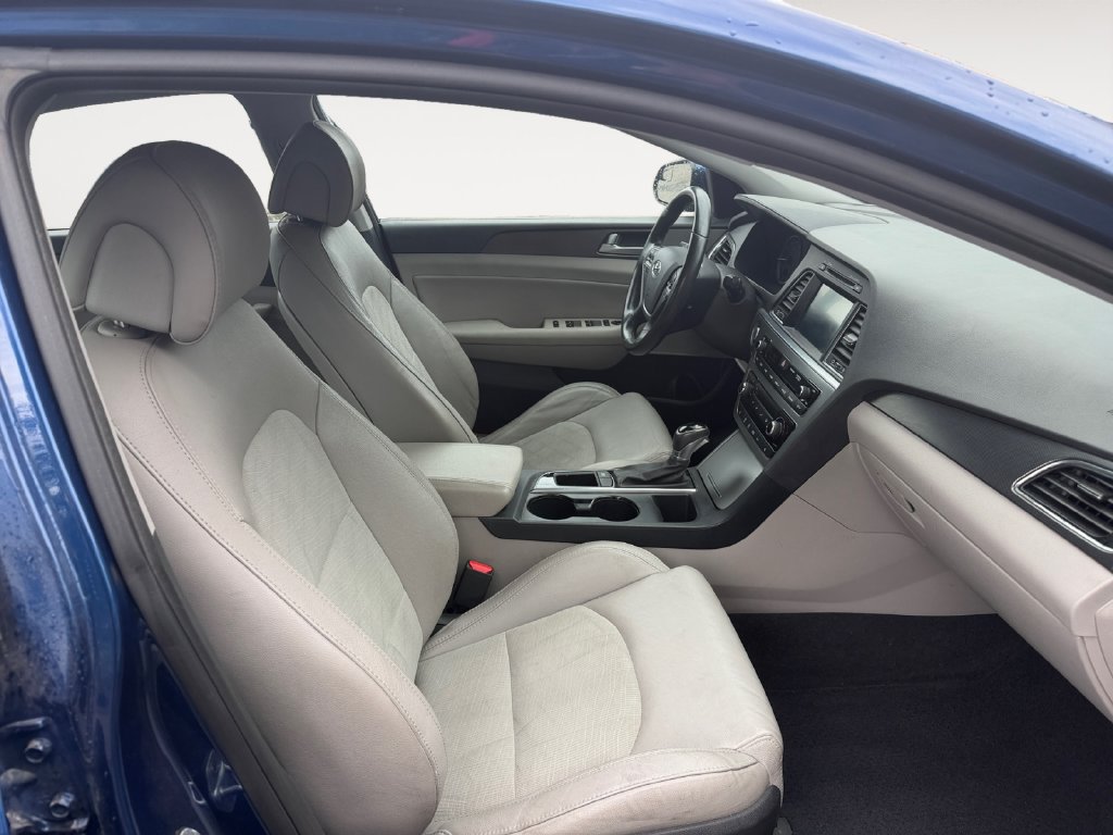 Used 2017 Hyundai Sonata Sport w/ Value Edition Package 02 FWD image 15