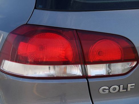 Used 2011 Volkswagen Golf TDI FWD image 25