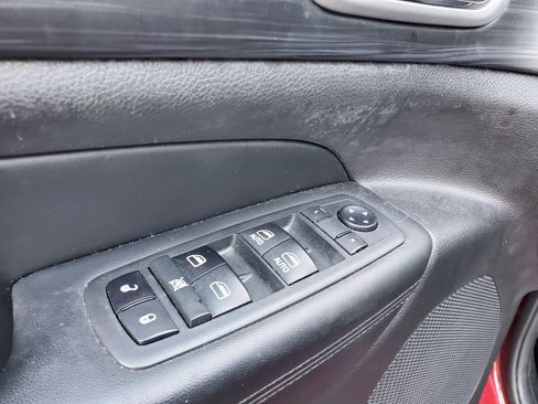 Used 2019 Jeep Grand Cherokee Altitude image 12