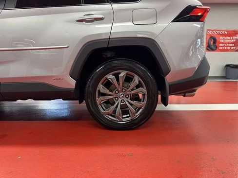 Used 2023 Toyota RAV4 XLE Premium AWD/4WD image 29