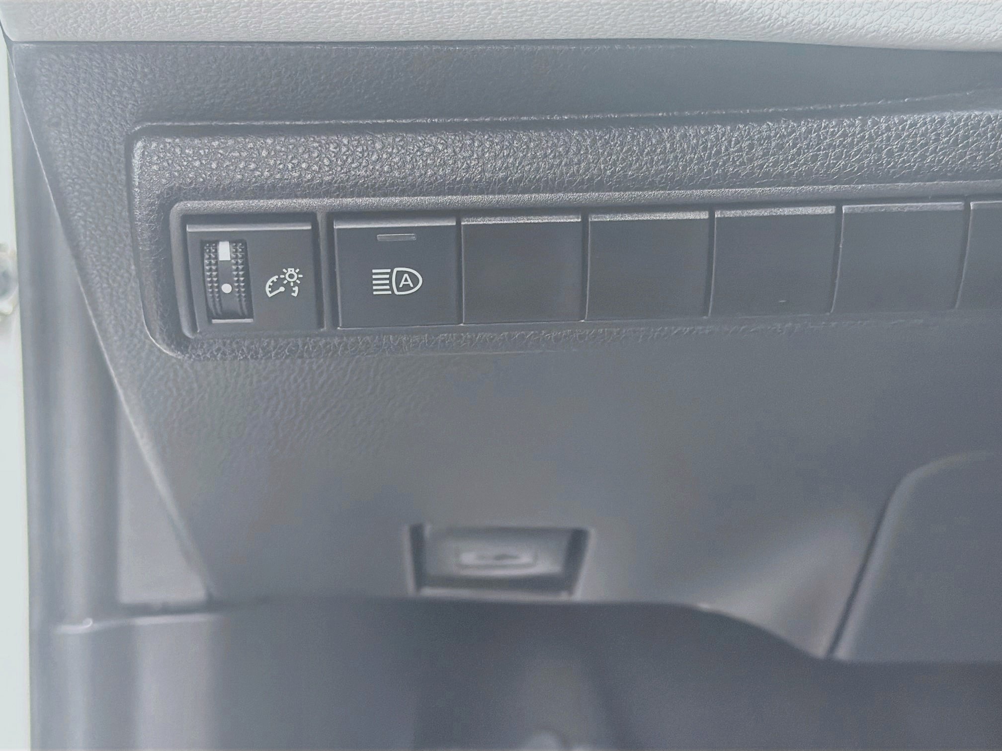 Used 2025 Toyota Corolla SE FWD image 16
