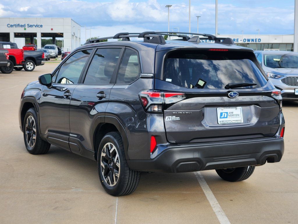 Used 2025 Subaru Forester Premium AWD/4WD image 7