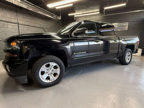 Used 2018 Chevrolet Silverado 1500 LT w/ All Star Edition AWD/4WD image 1