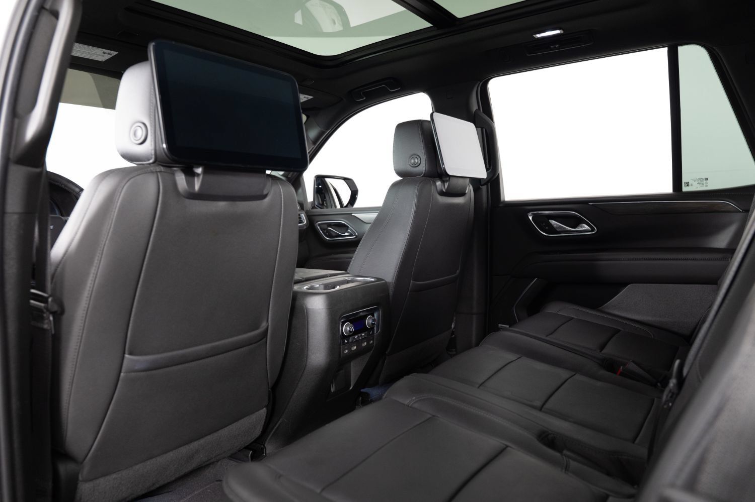 Used 2023 Chevrolet Tahoe Z71 w/ Luxury Package AWD/4WD image 20