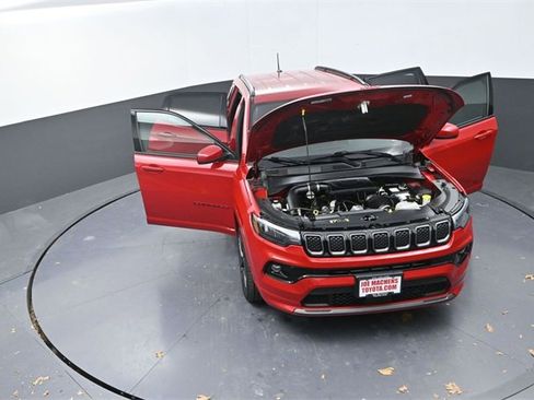 Used 2023 Jeep Compass Limited image 36