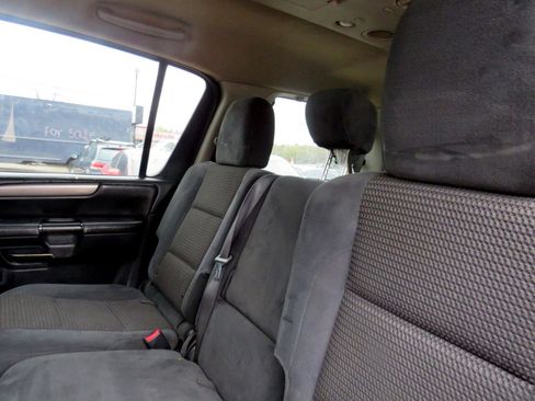 Used 2013 Nissan Armada SV image 21
