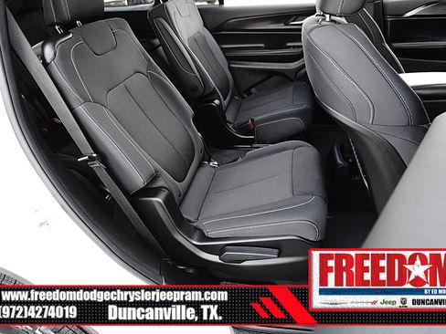 Certified 2025 Jeep Grand Cherokee L Laredo RWD image 16