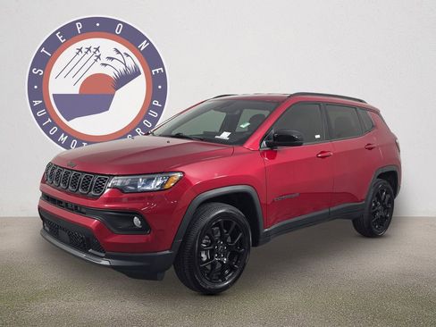 Used 2025 Jeep Compass Latitude w/ Altitude Special Edition AWD/4WD image 1