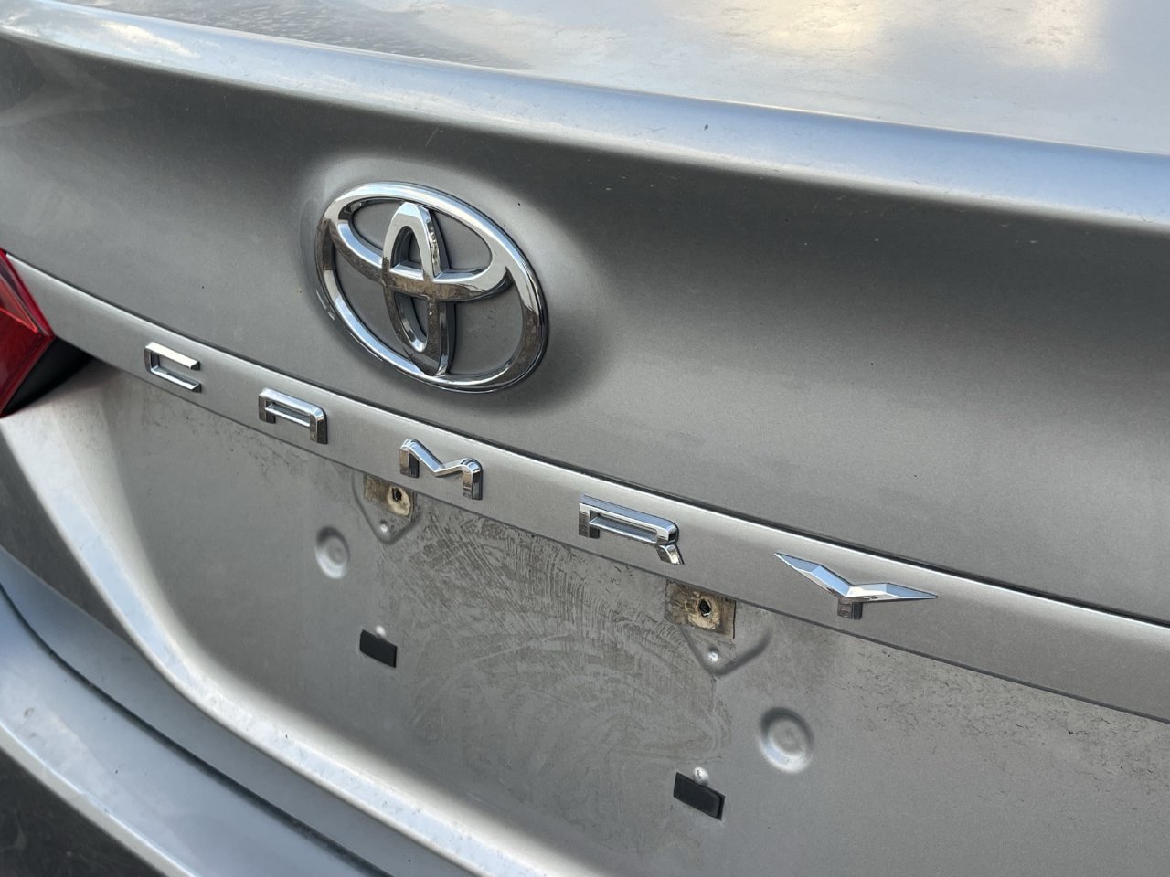 Used 2018 Toyota Camry LE FWD image 5