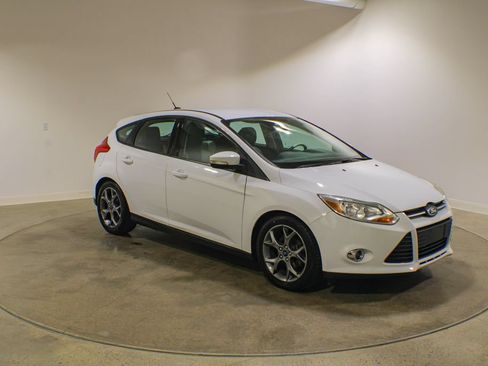 Used 2014 Ford Focus SE w/ Equipment Group 201A FWD image 7