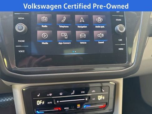 Certified 2022 Volkswagen Tiguan SE w/ Panoramic Sunroof Package image 24