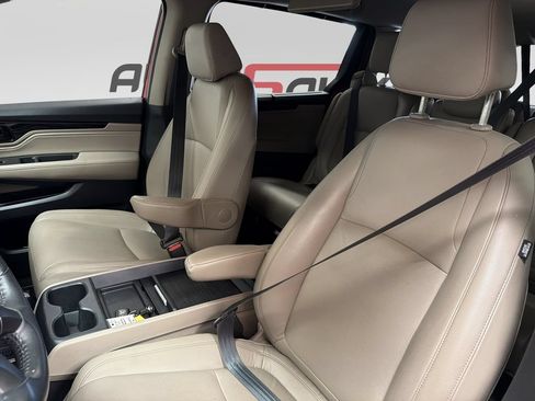 Used 2023 Honda Odyssey Touring image 11