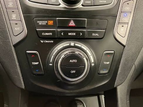 Used 2013 Hyundai Santa Fe Limited w/ Technology Pkg image 31