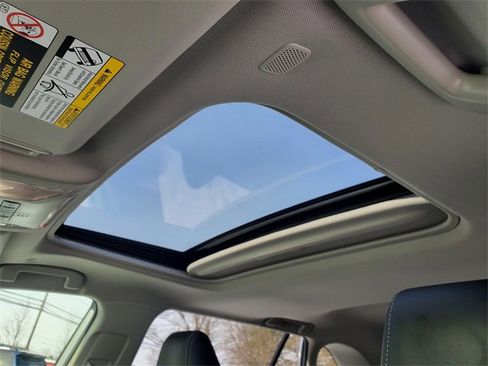 Used 2023 Toyota RAV4 XLE Premium image 33