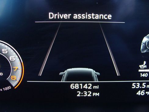 Used 2019 Audi Q8 Premium w/ Convenience Package image 15