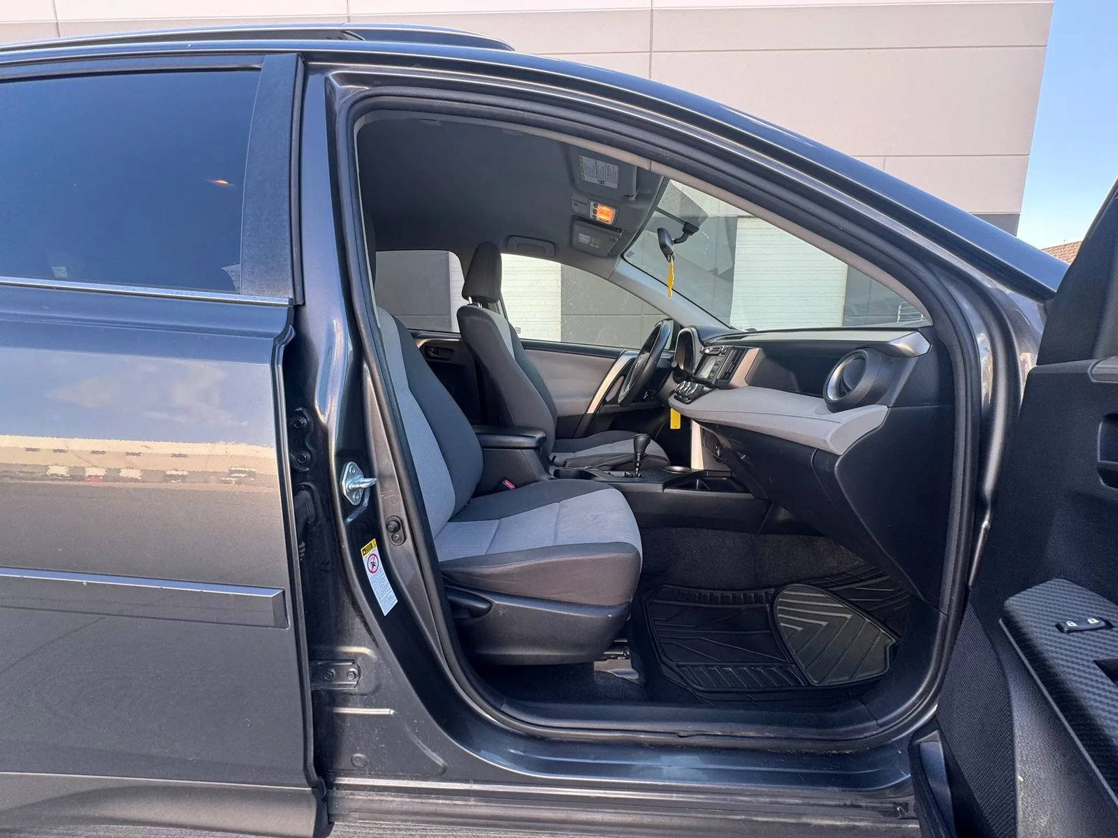 Used 2014 Toyota RAV4 LE AWD/4WD image 10