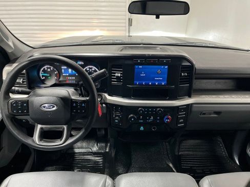 Used 2024 Ford F550 4x4 Crew Cab Super Duty image 13